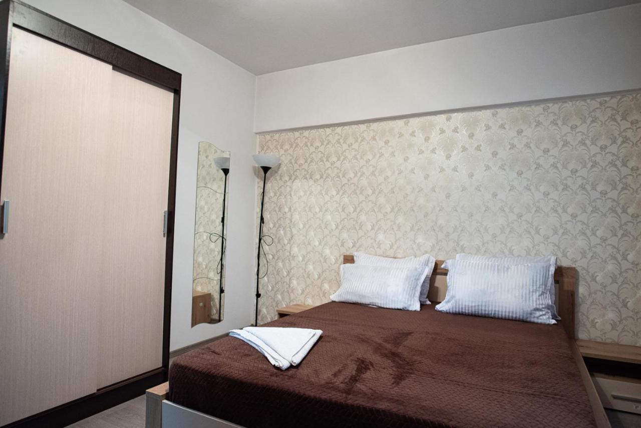 5 Bedrooms Luxury Apartment Villa Boekarest Buitenkant foto