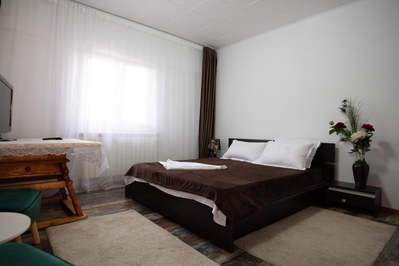 5 Bedrooms Luxury Apartment Villa Boekarest Buitenkant foto