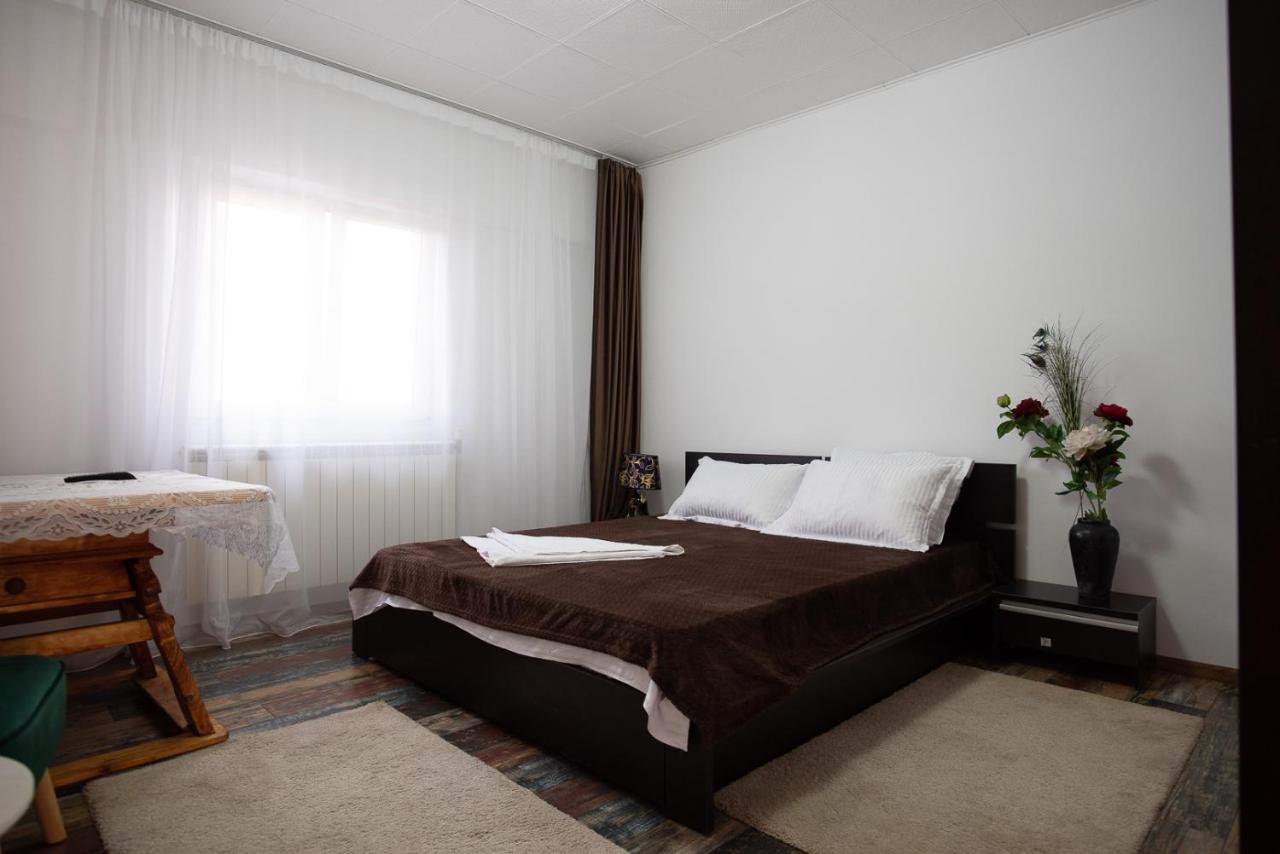 5 Bedrooms Luxury Apartment Villa Boekarest Buitenkant foto